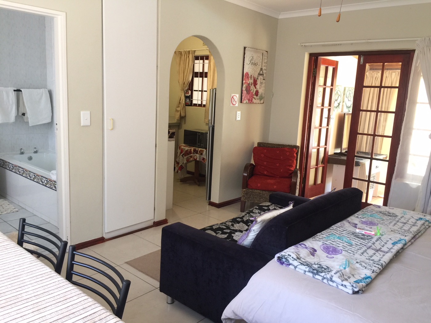 Family Flat sun room with single bed