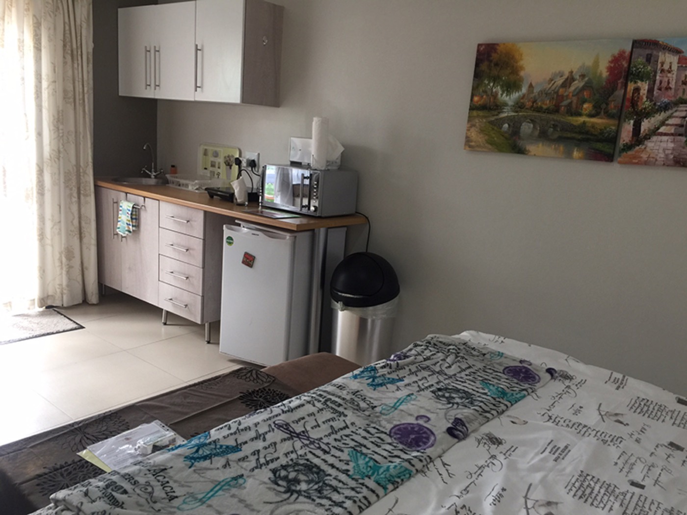 Good Suite open-plan kitchenette