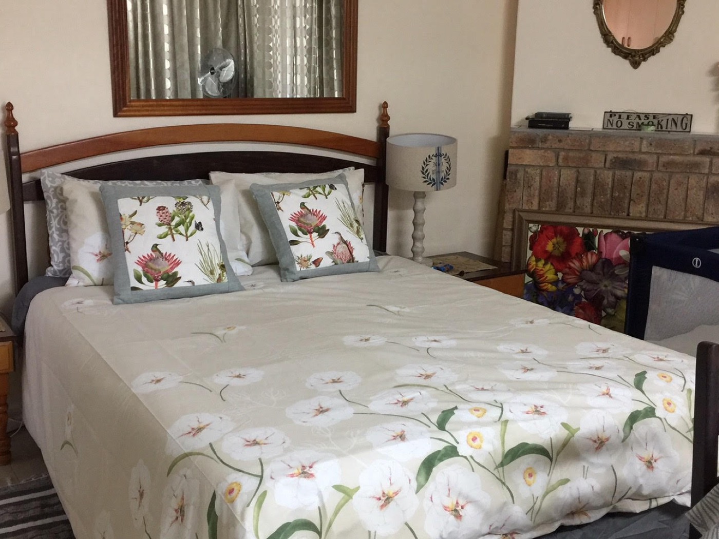 Olive Suite bedroom with queen bed