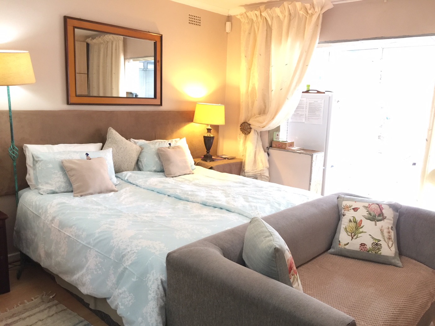 Palm Bachelor Suite bedroom