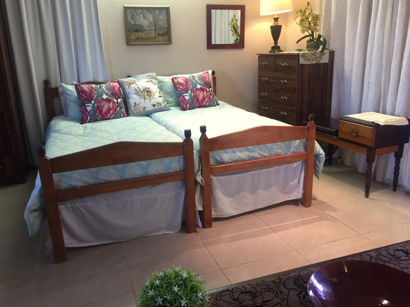 Penguin Family Suite beds
