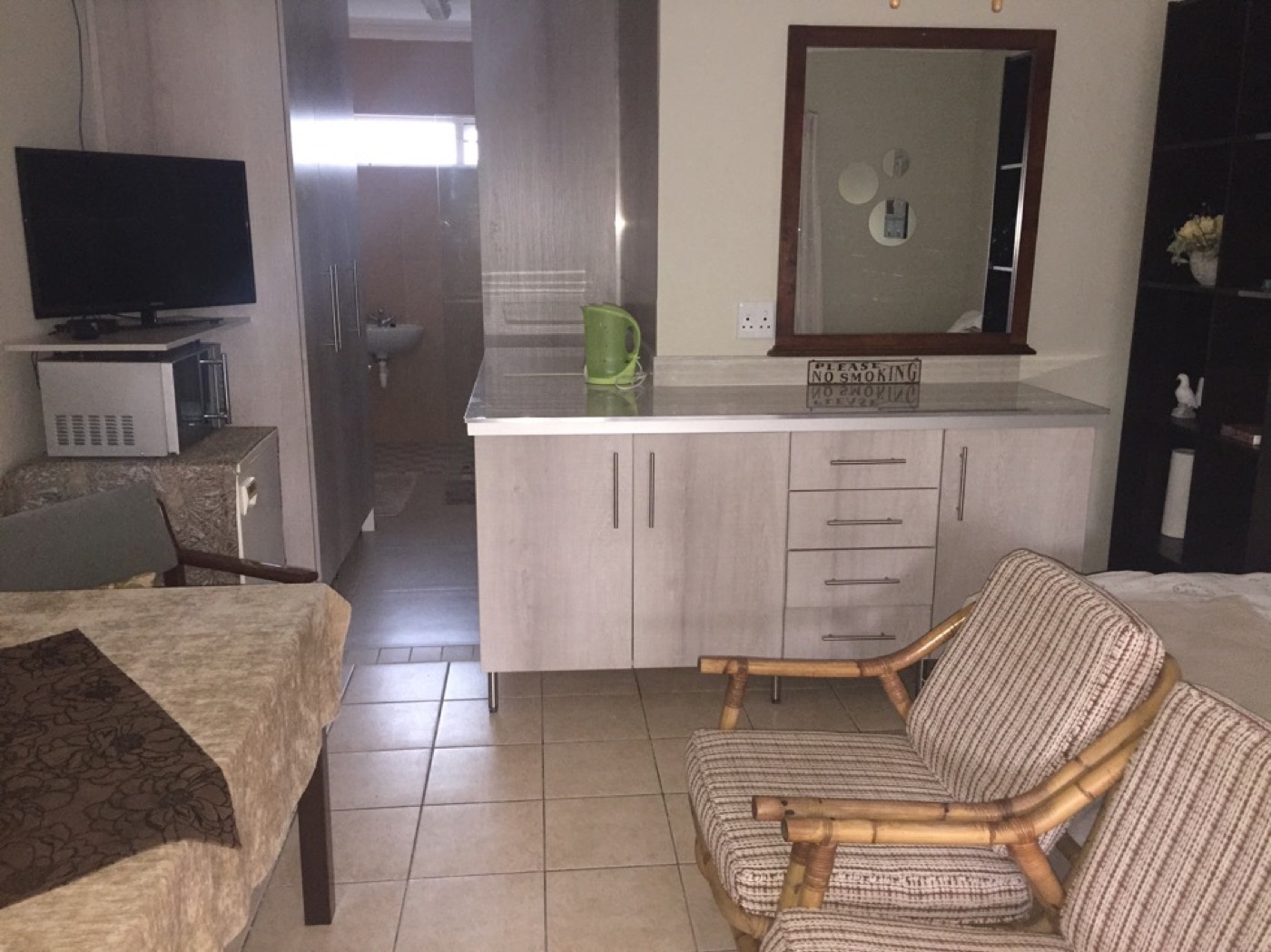 Pool Room kitchenette