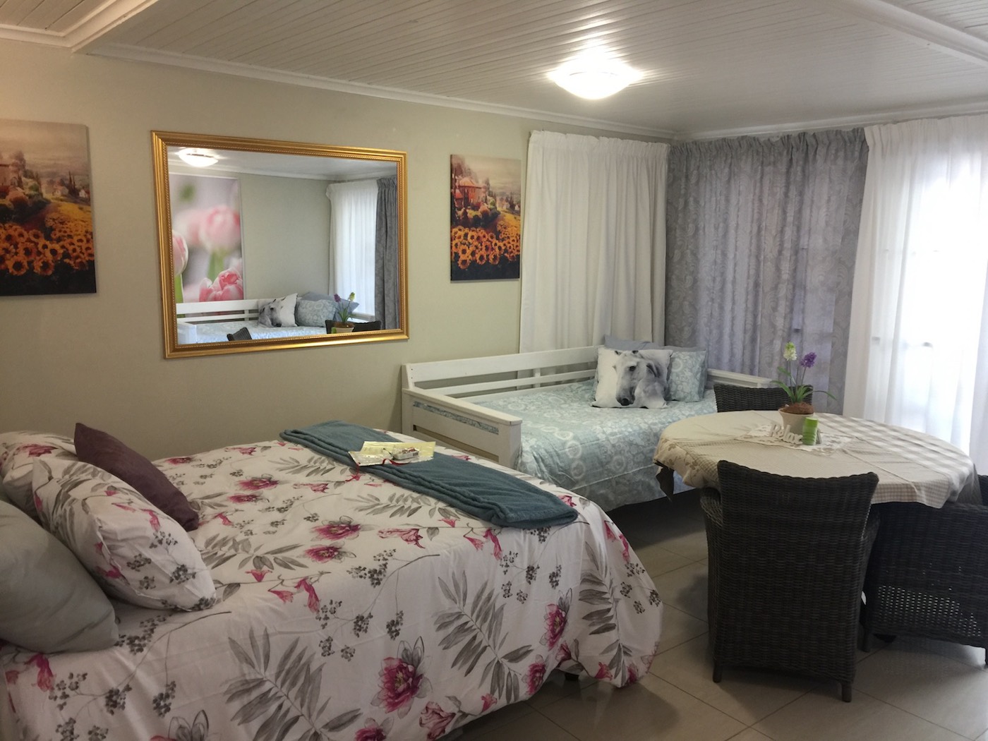 Space Suite second sleeping area